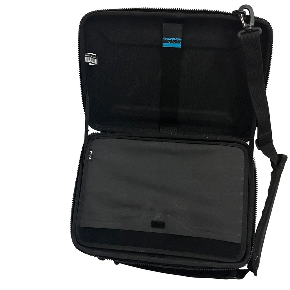 Thule Gauntlet 4.0 MacBook Pro Attache 15 Black Hard Shell Laptop Case TGSE-2357